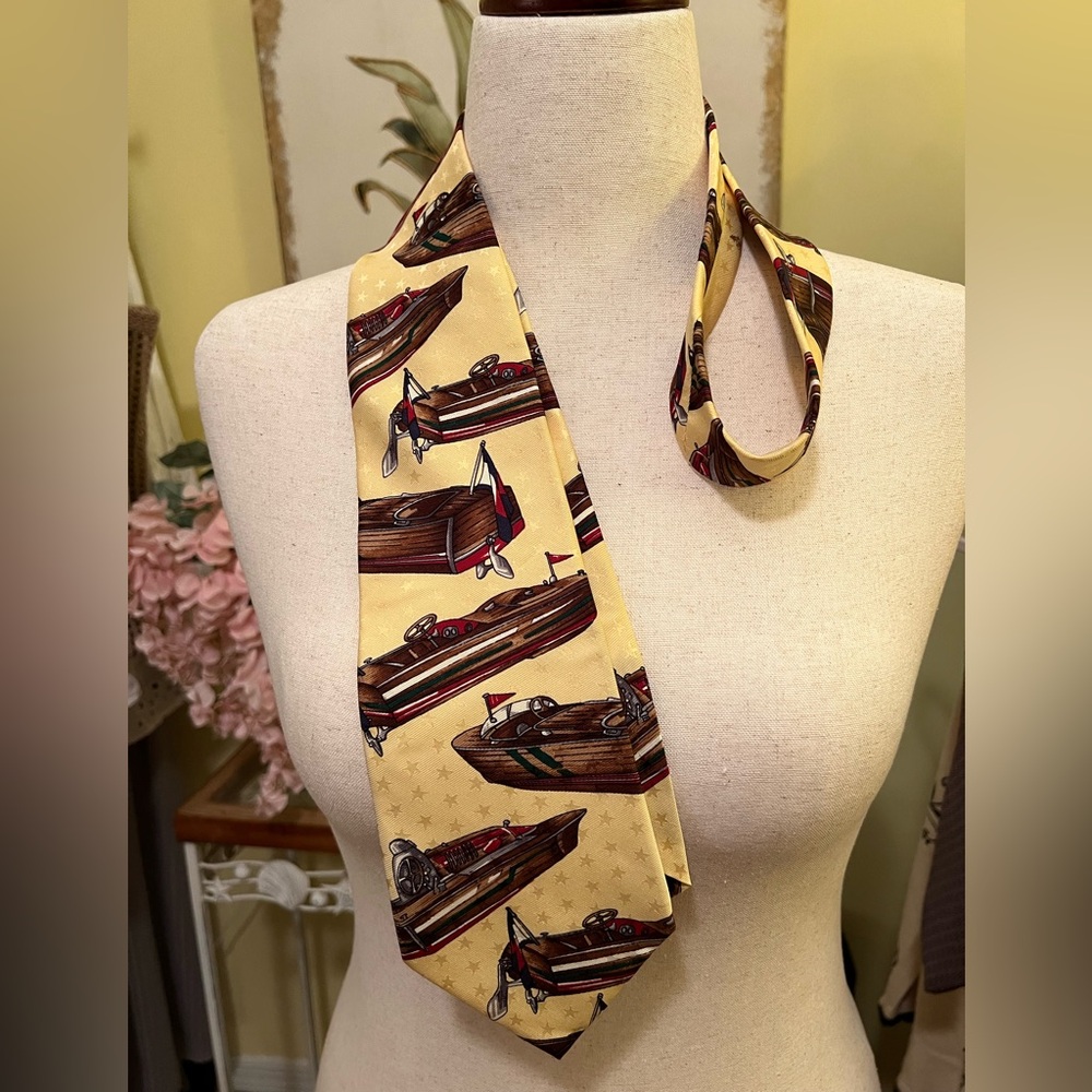 Tommy Hilfiger Vintage Italian Silk Classic Boat Print Men's Tie in Yellow EUC